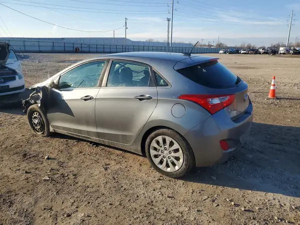 KMHD35LH8HU369258 2017 HYUNDAI ELANTRA - Image 2