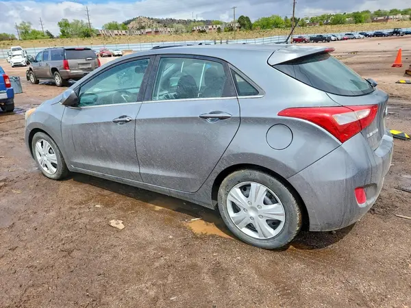 KMHD35LH8HU374864 2017 HYUNDAI ELANTRA - Image 2