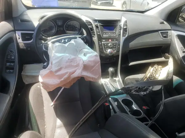 KMHD35LH8HU375061 2017 HYUNDAI ELANTRA - Image 8