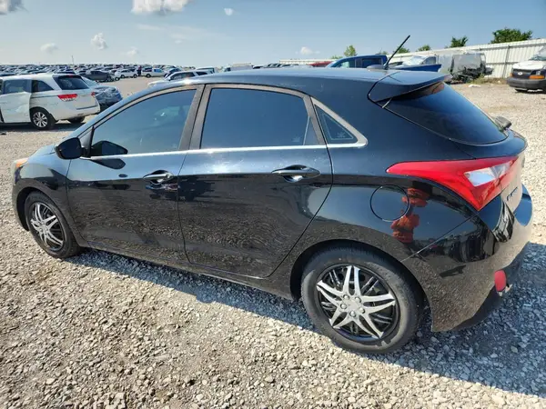 KMHD35LH8HU378011 2017 HYUNDAI ELANTRA - Image 2