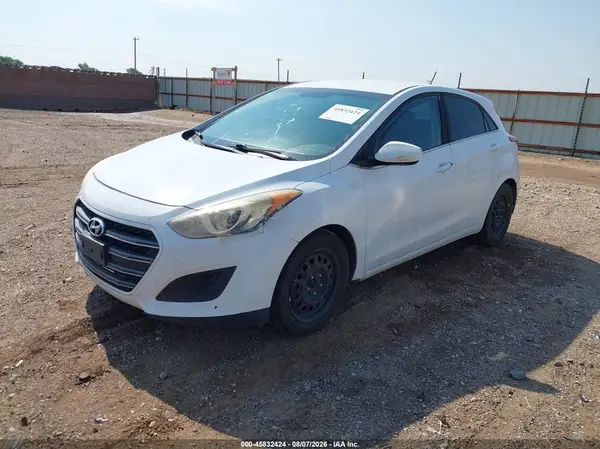 KMHD35LH8HU381300 2017 HYUNDAI ELANTRA - Image 2