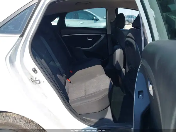 KMHD35LH8HU381300 2017 HYUNDAI ELANTRA - Image 8