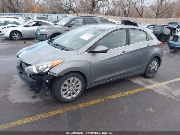 KMHD35LH8HU381409 2017 HYUNDAI ELANTRA - Image 2