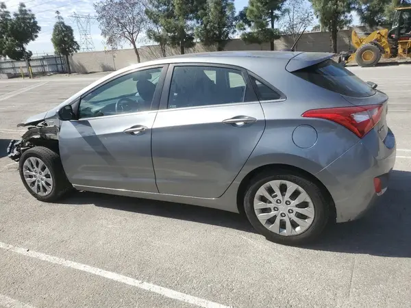 KMHD35LH8HU383757 2017 HYUNDAI ELANTRA - Image 2