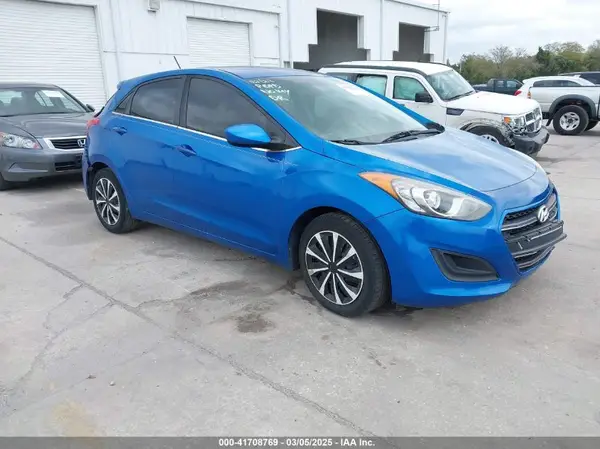 KMHD35LH8HU384102 2017 HYUNDAI ELANTRA - Image 1