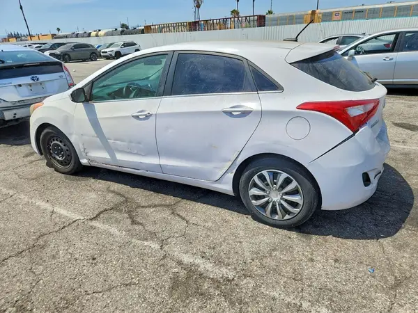 KMHD35LH9GU252092 2016 HYUNDAI ELANTRA - Image 2