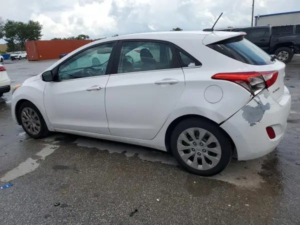 KMHD35LH9GU252979 2016 HYUNDAI ELANTRA - Image 2