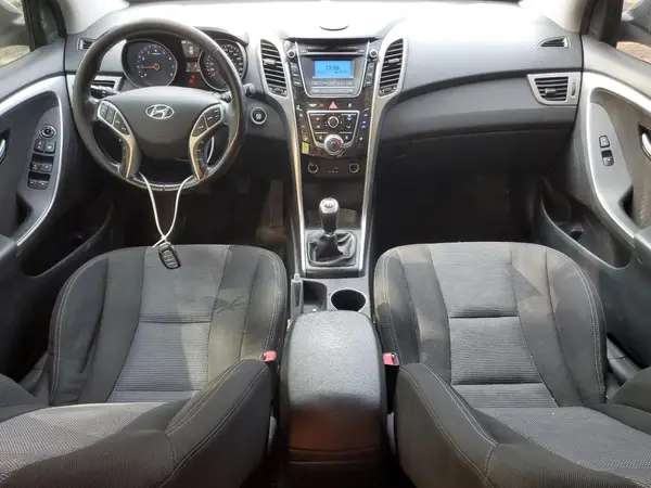 KMHD35LH9GU257020 2016 HYUNDAI ELANTRA - Image 8