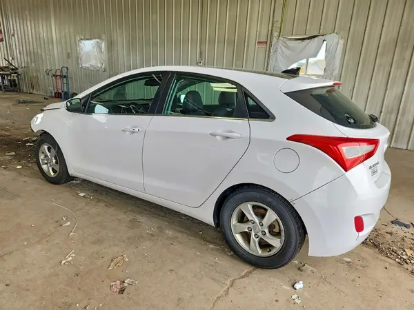 KMHD35LH9GU260984 2016 HYUNDAI ELANTRA - Image 2
