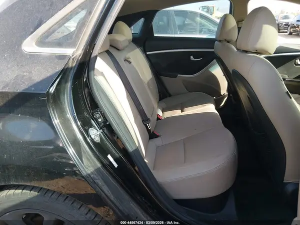 KMHD35LH9GU261150 2016 HYUNDAI ELANTRA - Image 8
