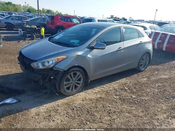KMHD35LH9GU262945 2016 HYUNDAI ELANTRA - Image 2