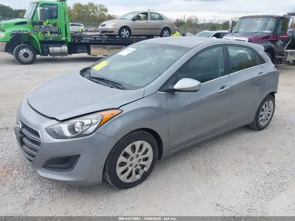 KMHD35LH9GU262976 2016 HYUNDAI ELANTRA - Image 2