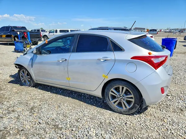 KMHD35LH9GU265604 2016 HYUNDAI ELANTRA - Image 2