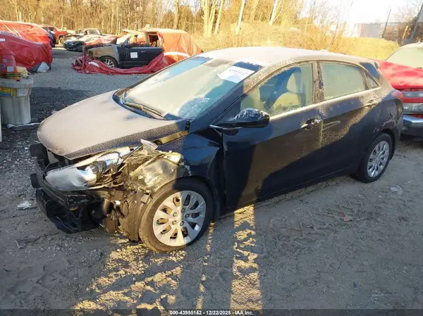KMHD35LH9GU270253 2016 HYUNDAI ELANTRA - Image 2