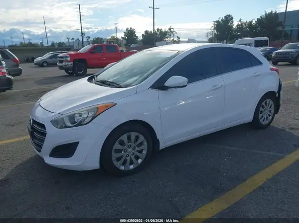 KMHD35LH9GU274643 2016 HYUNDAI ELANTRA - Image 2