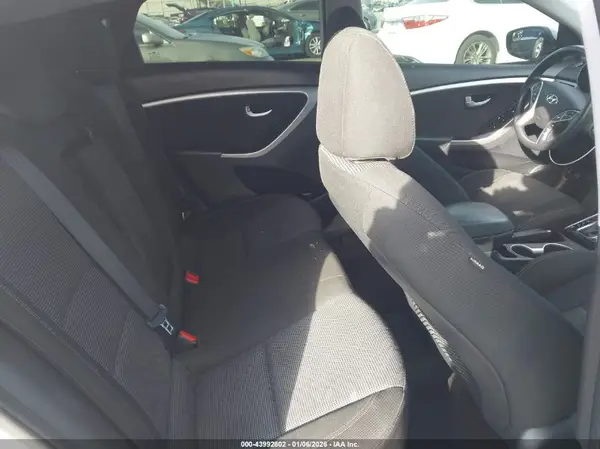 KMHD35LH9GU274643 2016 HYUNDAI ELANTRA - Image 8