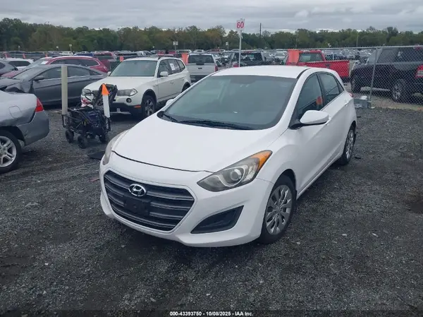 KMHD35LH9GU276196 2016 HYUNDAI ELANTRA - Image 2