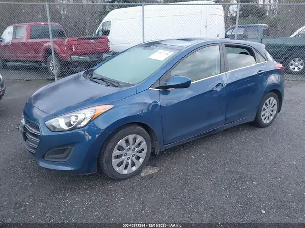 KMHD35LH9GU277719 2016 HYUNDAI ELANTRA - Image 2