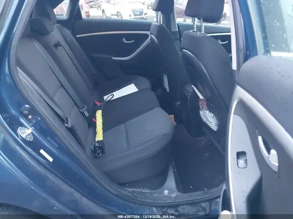 KMHD35LH9GU277719 2016 HYUNDAI ELANTRA - Image 8