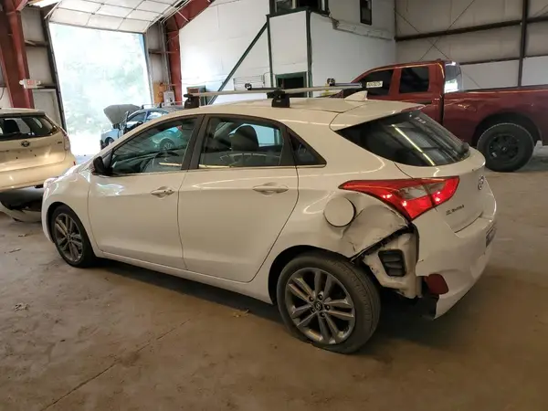 KMHD35LH9GU282449 2016 HYUNDAI ELANTRA - Image 2