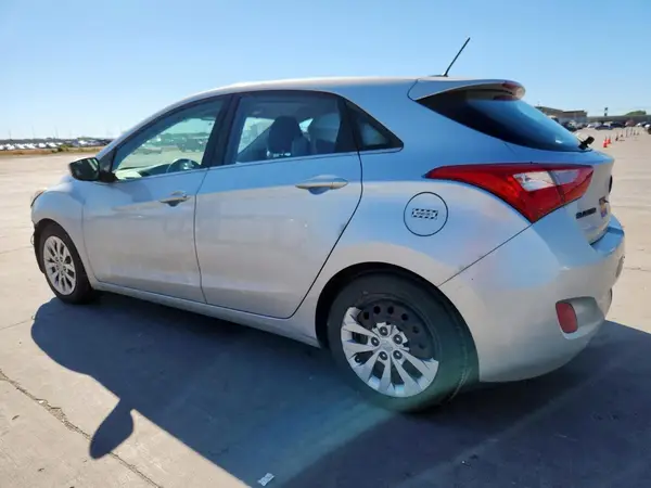 KMHD35LH9GU284458 2016 HYUNDAI ELANTRA - Image 2