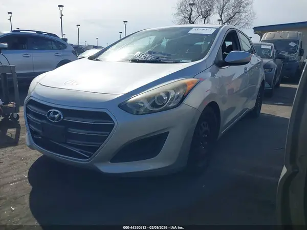 KMHD35LH9GU286369 2016 HYUNDAI ELANTRA - Image 2