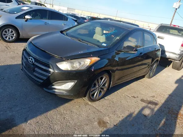KMHD35LH9GU299915 2016 HYUNDAI ELANTRA - Image 2