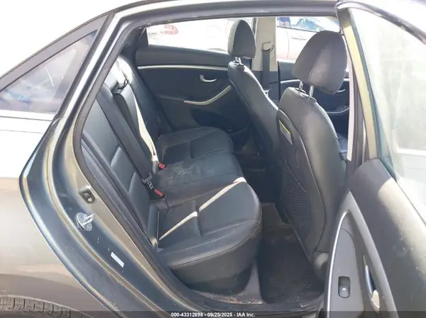 KMHD35LH9GU304918 2016 HYUNDAI ELANTRA - Image 8