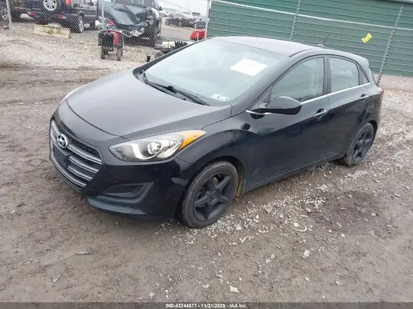 KMHD35LH9GU305826 2016 HYUNDAI ELANTRA - Image 2