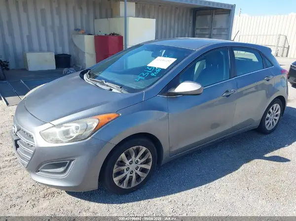 KMHD35LH9GU309858 2016 HYUNDAI ELANTRA - Image 2