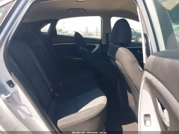 KMHD35LH9GU309925 2016 HYUNDAI ELANTRA - Image 8