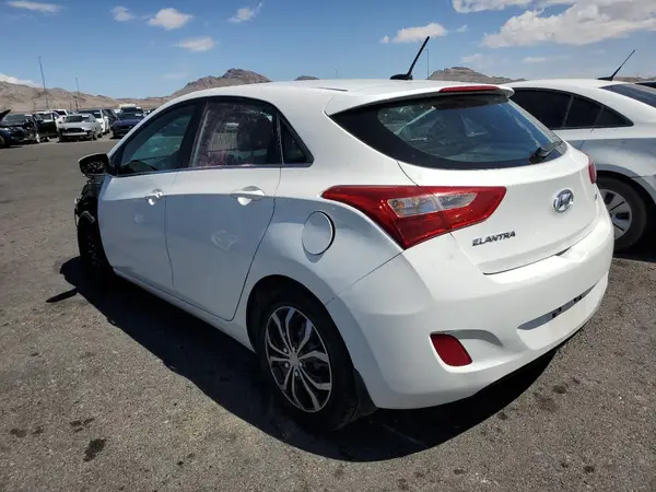 KMHD35LH9GU310234 2016 HYUNDAI ELANTRA - Image 2