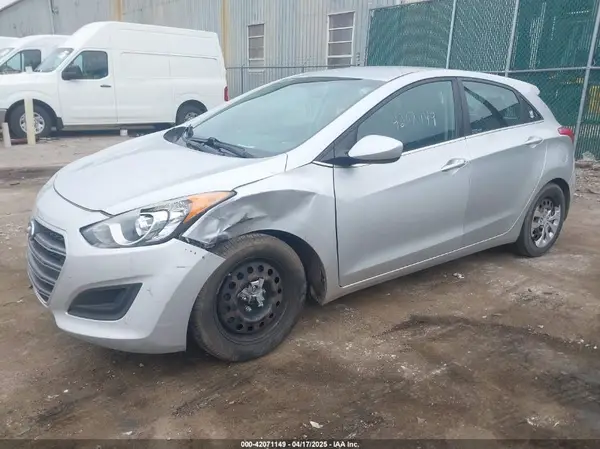 KMHD35LH9GU319385 2016 HYUNDAI ELANTRA - Image 2