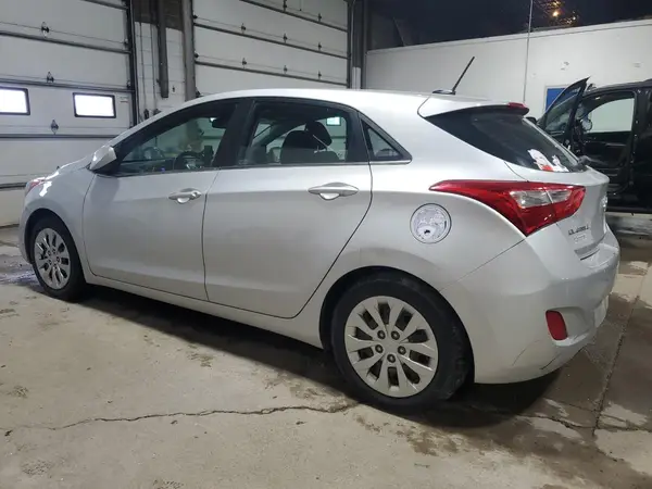 KMHD35LH9GU319449 2016 HYUNDAI ELANTRA - Image 2