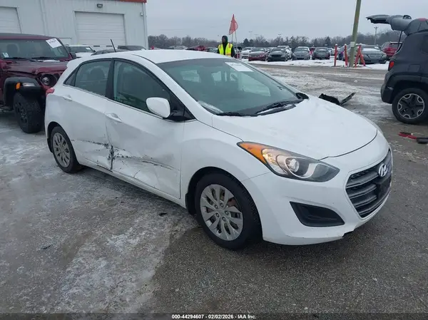 KMHD35LH9GU327020 2016 HYUNDAI ELANTRA - Image 1