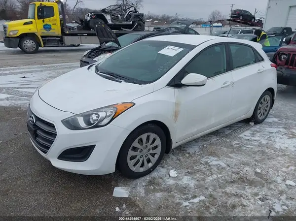 KMHD35LH9GU327020 2016 HYUNDAI ELANTRA - Image 2