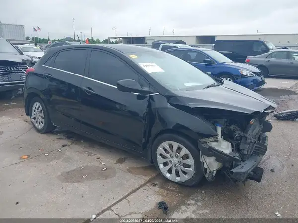 KMHD35LH9GU327292 2016 HYUNDAI ELANTRA - Image 1