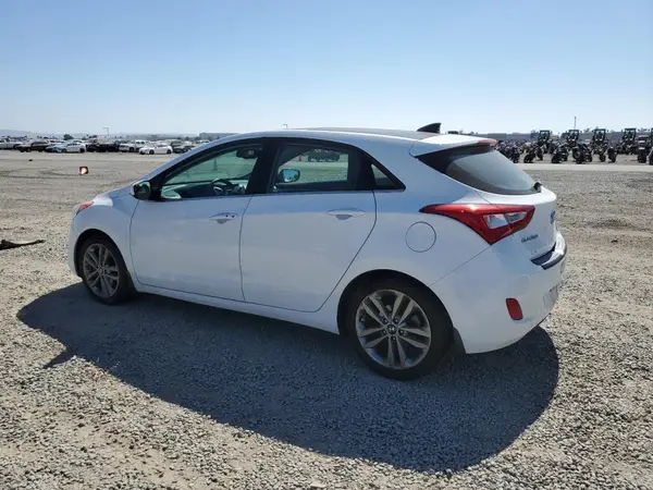 KMHD35LH9GU337904 2016 HYUNDAI ELANTRA - Image 2