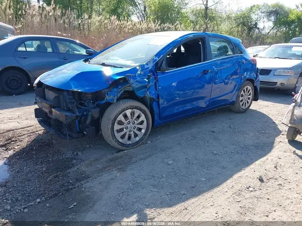 KMHD35LH9HU349293 2017 HYUNDAI ELANTRA - Image 2