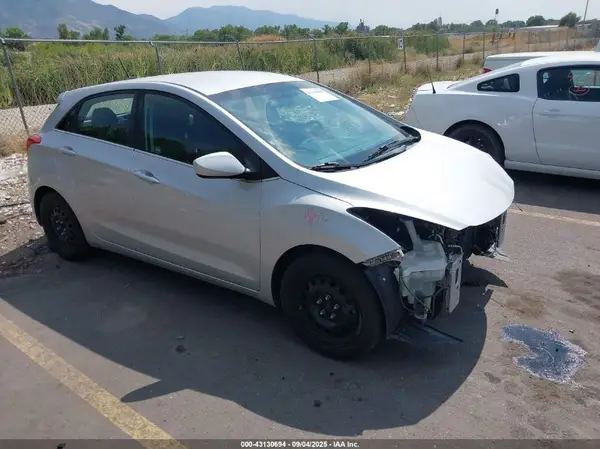 KMHD35LH9HU349939 2017 HYUNDAI ELANTRA - Image 1