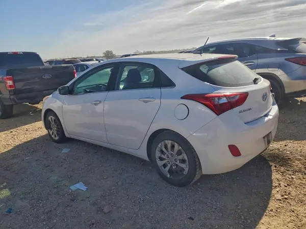 KMHD35LH9HU357975 2017 HYUNDAI ELANTRA - Image 2