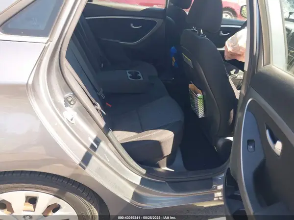 KMHD35LH9HU363274 2017 HYUNDAI ELANTRA - Image 8