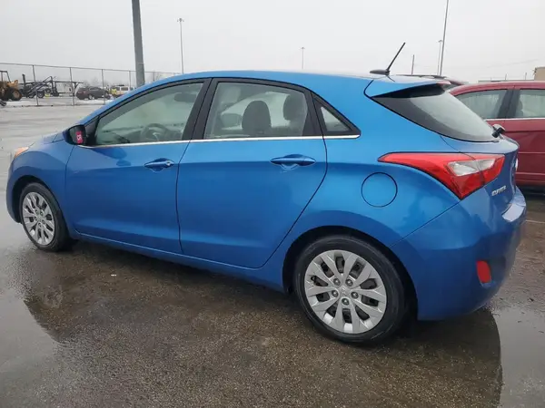 KMHD35LH9HU367812 2017 HYUNDAI ELANTRA - Image 2