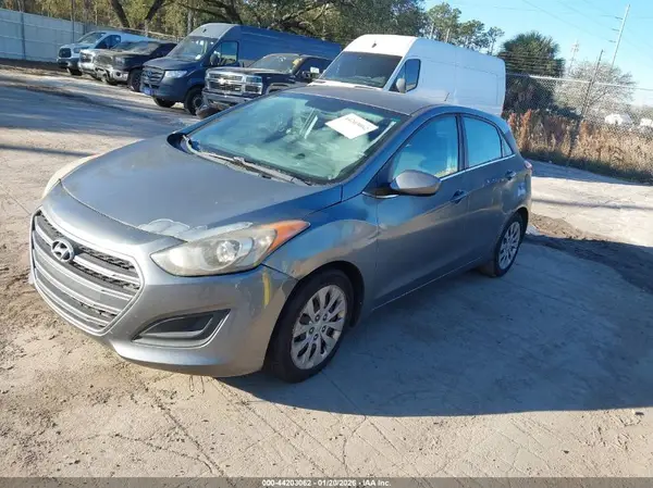 KMHD35LH9HU369270 2017 HYUNDAI ELANTRA - Image 2