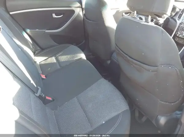 KMHD35LH9HU369270 2017 HYUNDAI ELANTRA - Image 8
