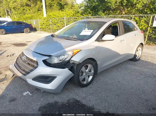 KMHD35LH9HU372542 2017 HYUNDAI ELANTRA - Image 2