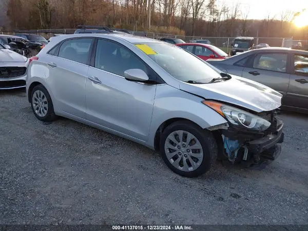 KMHD35LH9HU375599 2017 HYUNDAI ELANTRA - Image 1