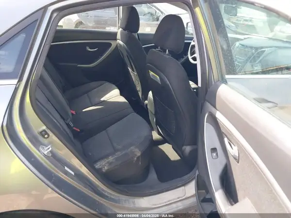 KMHD35LH9HU379930 2017 HYUNDAI ELANTRA - Image 8