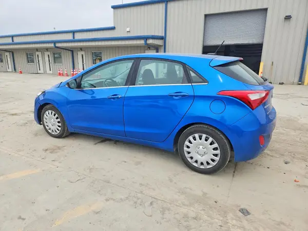 KMHD35LH9HU380625 2017 HYUNDAI ELANTRA - Image 2