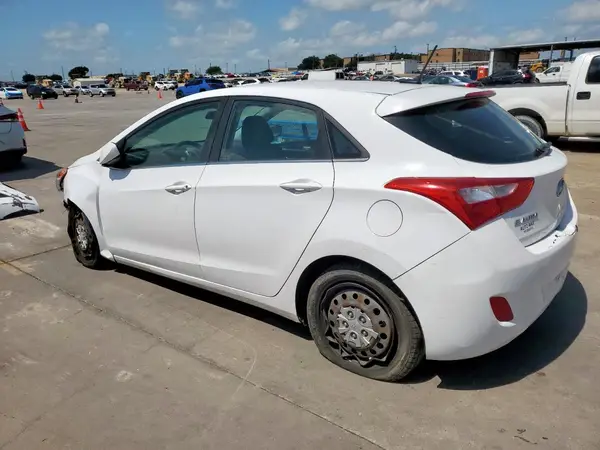 KMHD35LH9HU381631 2017 HYUNDAI ELANTRA - Image 2
